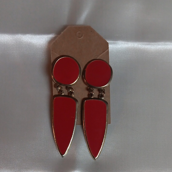 Jewelry - Elegant Red Dangle Earrings Vintage